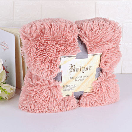 How To Decorate Bed With Throw Blanket
