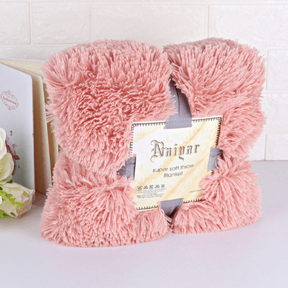 How To Decorate Bed With Throw Blanket